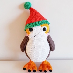 Porg Christmas tree topper amigurumi pattern by unknown