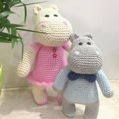 Mom and Baby Hippo amigurumi pattern by unknown