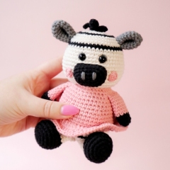 Zuri the Zebra amigurumi pattern by unknown