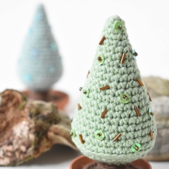 Embellished Christmas Tree amigurumi pattern by unknown