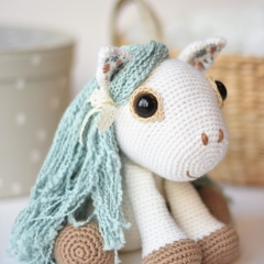 Leila the Pony amigurumi pattern by lilleliis