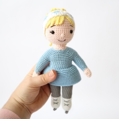 Imogen the Ice Skater amigurumi by Smiley Crochet Things
