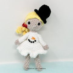 Snowgirl Eliza amigurumi by Whimsical Yarn Creations