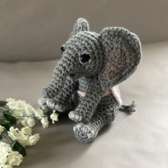 Baby Elephant amigurumi by CrochetThingsByB