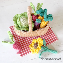 Farmers Market Basket amigurumi by erinmaycrochet