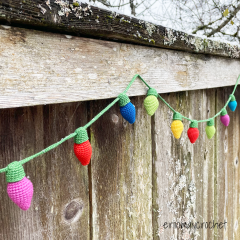 Twinkle Lights Garland amigurumi pattern by erinmaycrochet