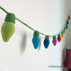 Twinkle Lights Garland amigurumi pattern by erinmaycrochet