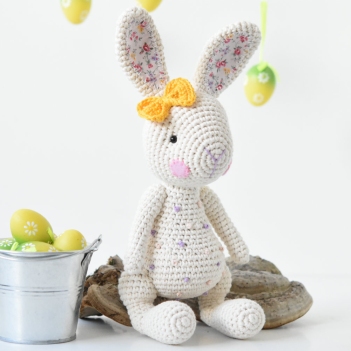 Candy bunny amigurumi pattern by lilleliis