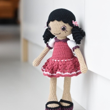 Anita doll amigurumi pattern by lilleliis