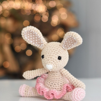Little ballerina bunny amigurumi pattern by lilleliis