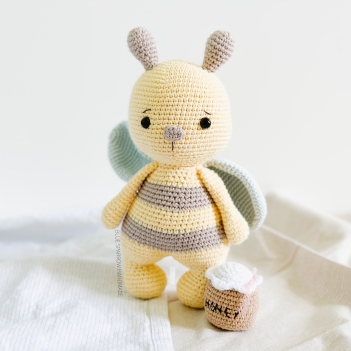 Bumble the Bee amigurumi pattern by Bluesparrow Handmade