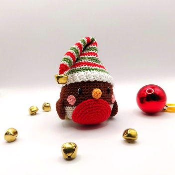 Alfie the Christmas robin amigurumi pattern by The blue bobbin