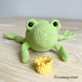 Fernando the Frog Prince amigurumi pattern