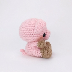 Pearl the Pig amigurumi pattern by Theresas Crochet Shop