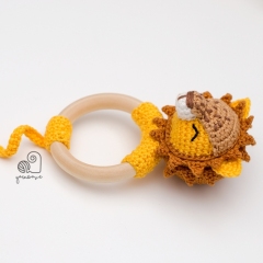 Liam the Lion rattle amigurumi pattern by YarnWave