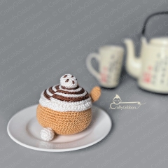 Cinnamon Bun amigurumi pattern by CraftyGibbon