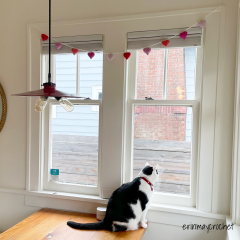 Queen of Hearts Garland amigurumi pattern by erinmaycrochet