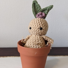 Jake the Mandrake plant amigurumi pattern by Cosmos.crochet.qc