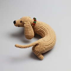 Playful Dachshund amigurumi by StuffTheBody