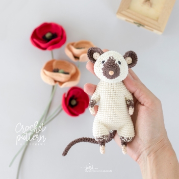 Kiwi the mouse and the Poppy  amigurumi pattern by Jo handmade design