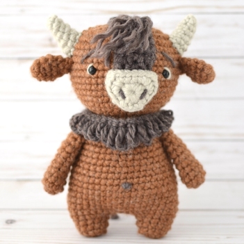 Cody the Bison amigurumi pattern by Elisas Crochet