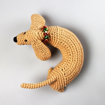 Playful Dachshund amigurumi pattern by StuffTheBody