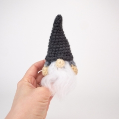 Graham the Mini Gnome amigurumi pattern by Theresas Crochet Shop