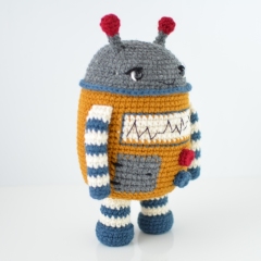 Pixie the Robot amigurumi by Elisas Crochet