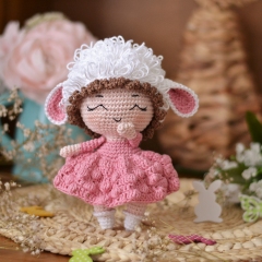 Sheep girl amigurumi pattern by LaCigogne