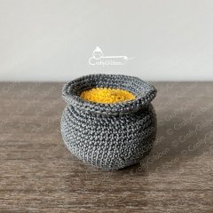 Lucky's Pot of Gold amigurumi pattern by CraftyGibbon