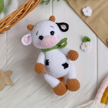 Cow with leaves amigurumi pattern by Knit.friends