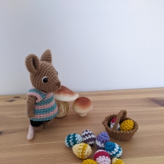 Easter eggs and basket amigurumi pattern by unknown