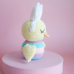 Ellie the Easter Chick amigurumi pattern by Cara Engwerda