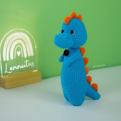 Jasper the Dinosaur amigurumi pattern by Lennutas