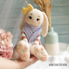 Libby the Bunny amigurumi by Knotanotheryarn