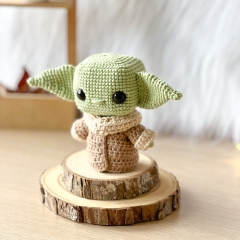 Baby Yoda Crochet Pattern amigurumi pattern by Crocheniacs
