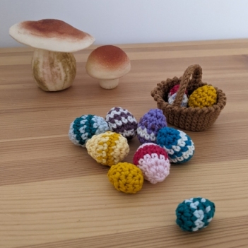 Easter eggs and basket amigurumi pattern