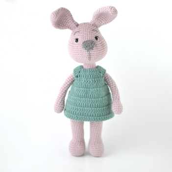 Camille the Bunny amigurumi pattern by Elisas Crochet