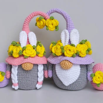 Bunnies with yellow roses amigurumi pattern by Mufficorn