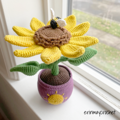 Bumble Blossom Sunflower amigurumi pattern by erinmaycrochet