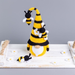 Bee Gnome amigurumi pattern by Mufficorn