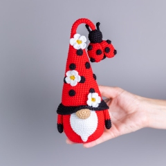 Ladybug Gnome amigurumi pattern by Mufficorn