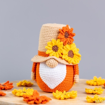 Garden Gnome amigurumi pattern by Mufficorn