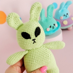 Out of this World E-Book amigurumi by Cara Engwerda