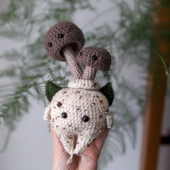 Bloom the fairy ring mushroom amigurumi pattern by Cosmos.crochet.qc