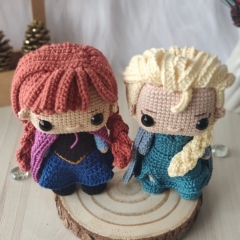 Anna & Elsa amigurumi pattern by Crocheniacs
