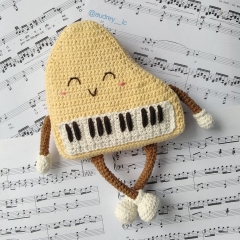 Perry the Piano amigurumi pattern by Audrey Lilian Crochet