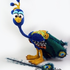 Pete the Peacock amigurumi pattern by IlDikko
