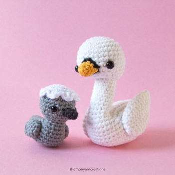 Swan and Duckling amigurumi pattern by Lemon Yarn Creations