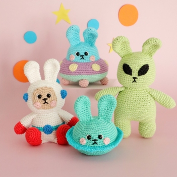 Out of this World E-Book amigurumi pattern by Cara Engwerda